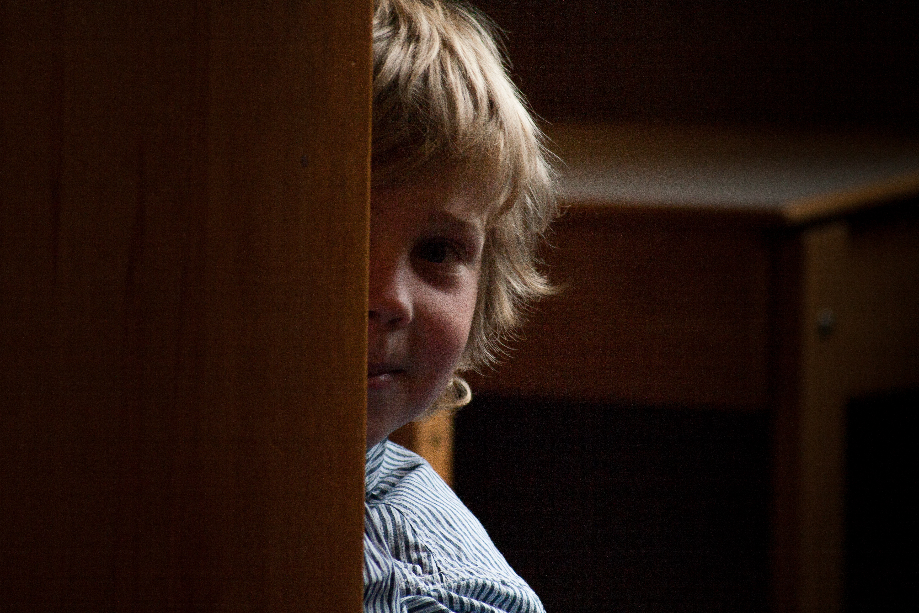 peeking